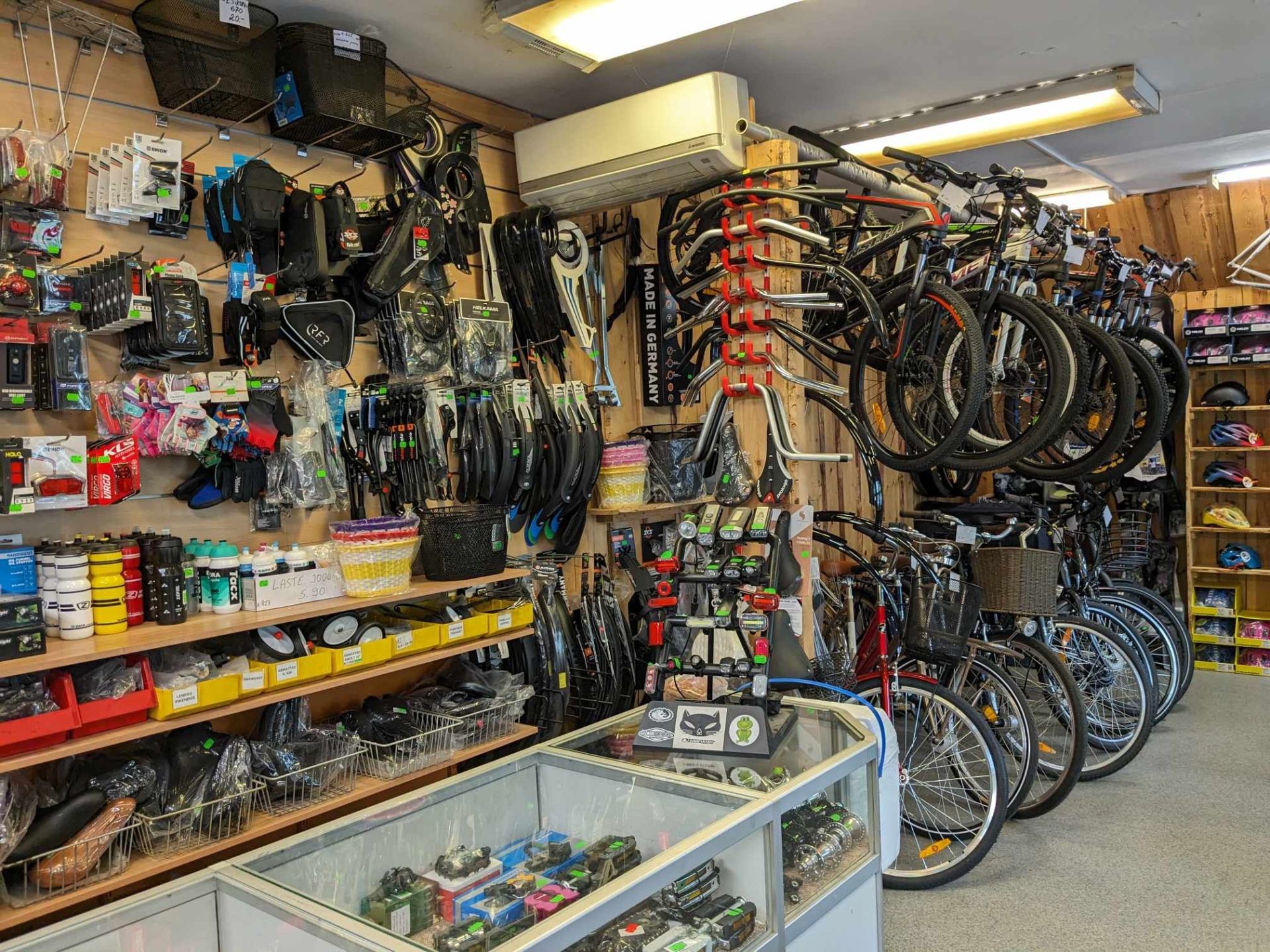 Tartu Bicycle Shop New and Used Bicycles, Bicycle Rental, Bicycle Repairs and Maintenance, Ice Skate Sharpening, Bicycle Parts and Accessories, Transport for Maintenance Tartu and vicinity